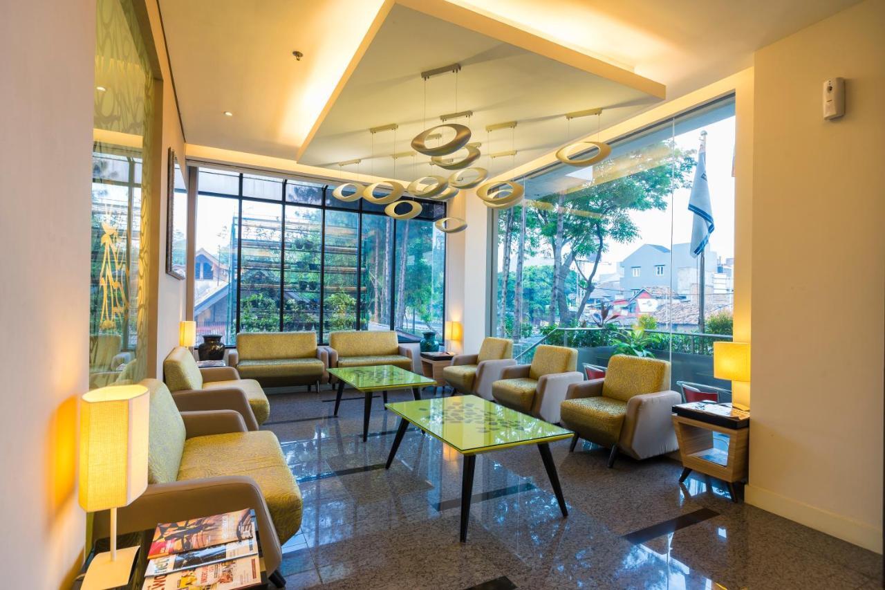 Royal City Hotel Jakarta Exterior foto