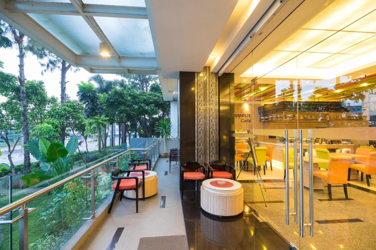 Royal City Hotel Jakarta Exterior foto